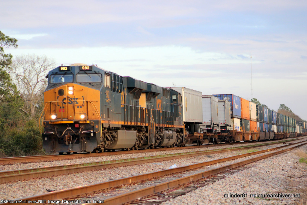 CSX 982